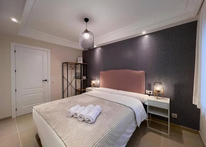 Mediterranean Sea Views 滨海略雷特