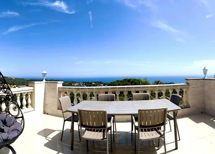 Mediterranean Sea Views 别墅 *