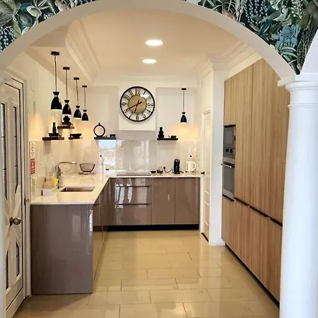 ヴィラ Mediterranean Sea Views