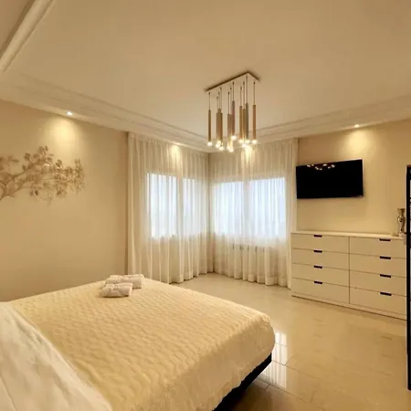 Mediterranean Sea Views Vila